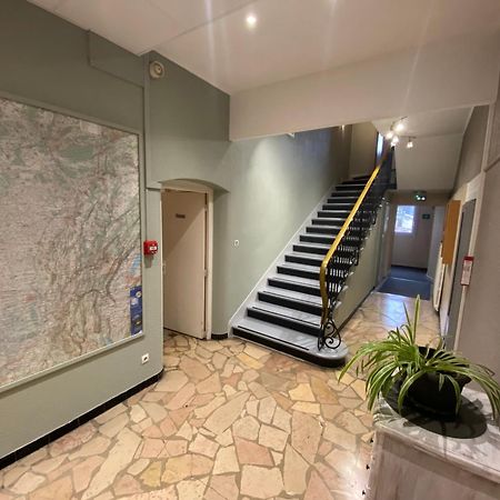 Nouvel Hotel Lons-le-Saunier Exteriör bild