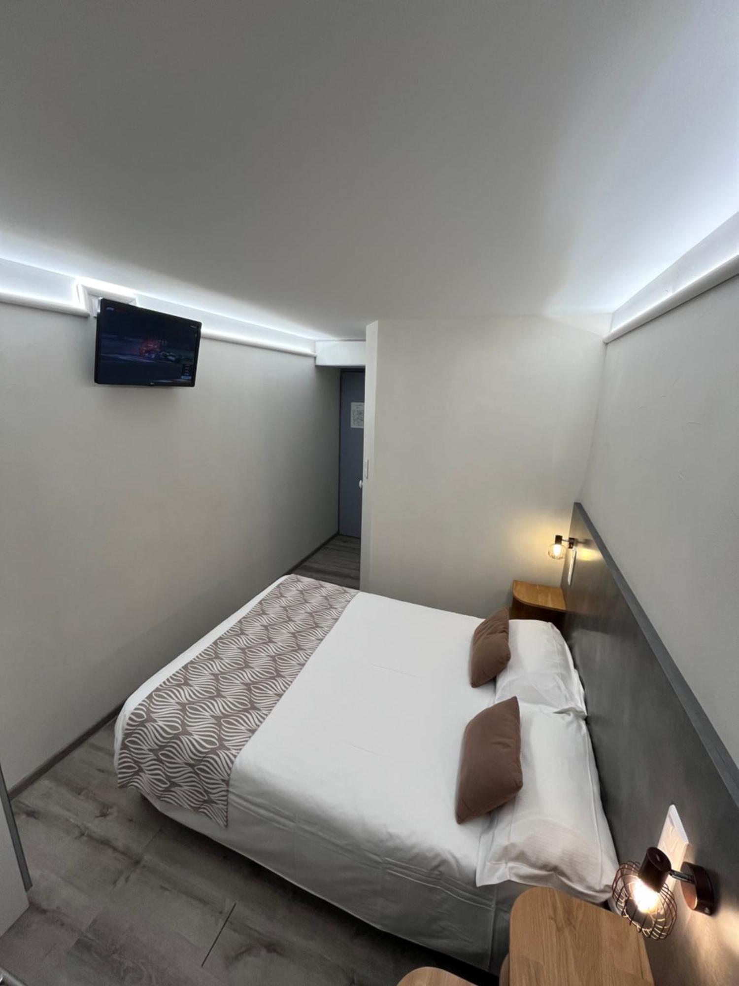 Nouvel Hotel Lons-le-Saunier Exteriör bild
