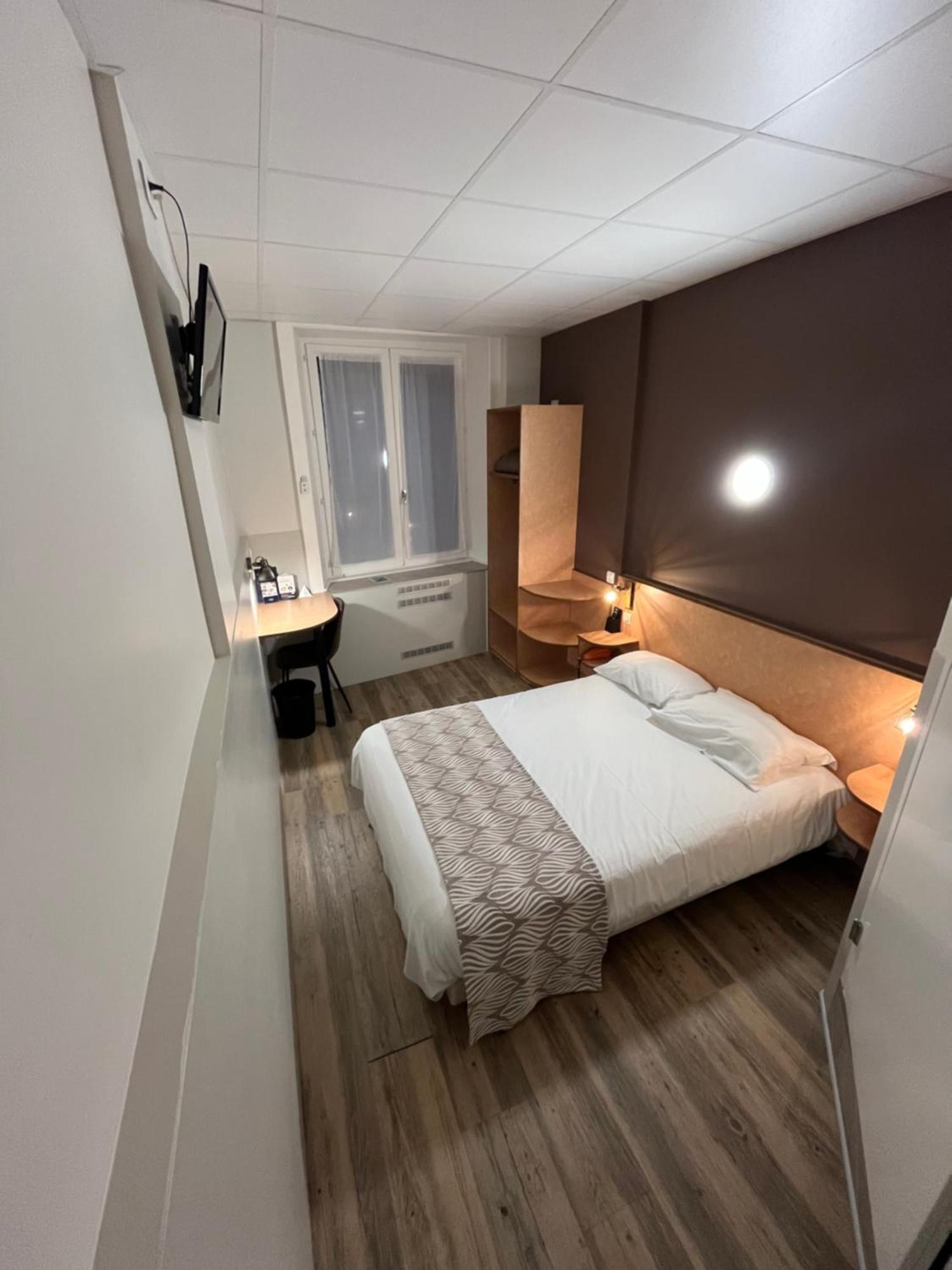 Nouvel Hotel Lons-le-Saunier Exteriör bild