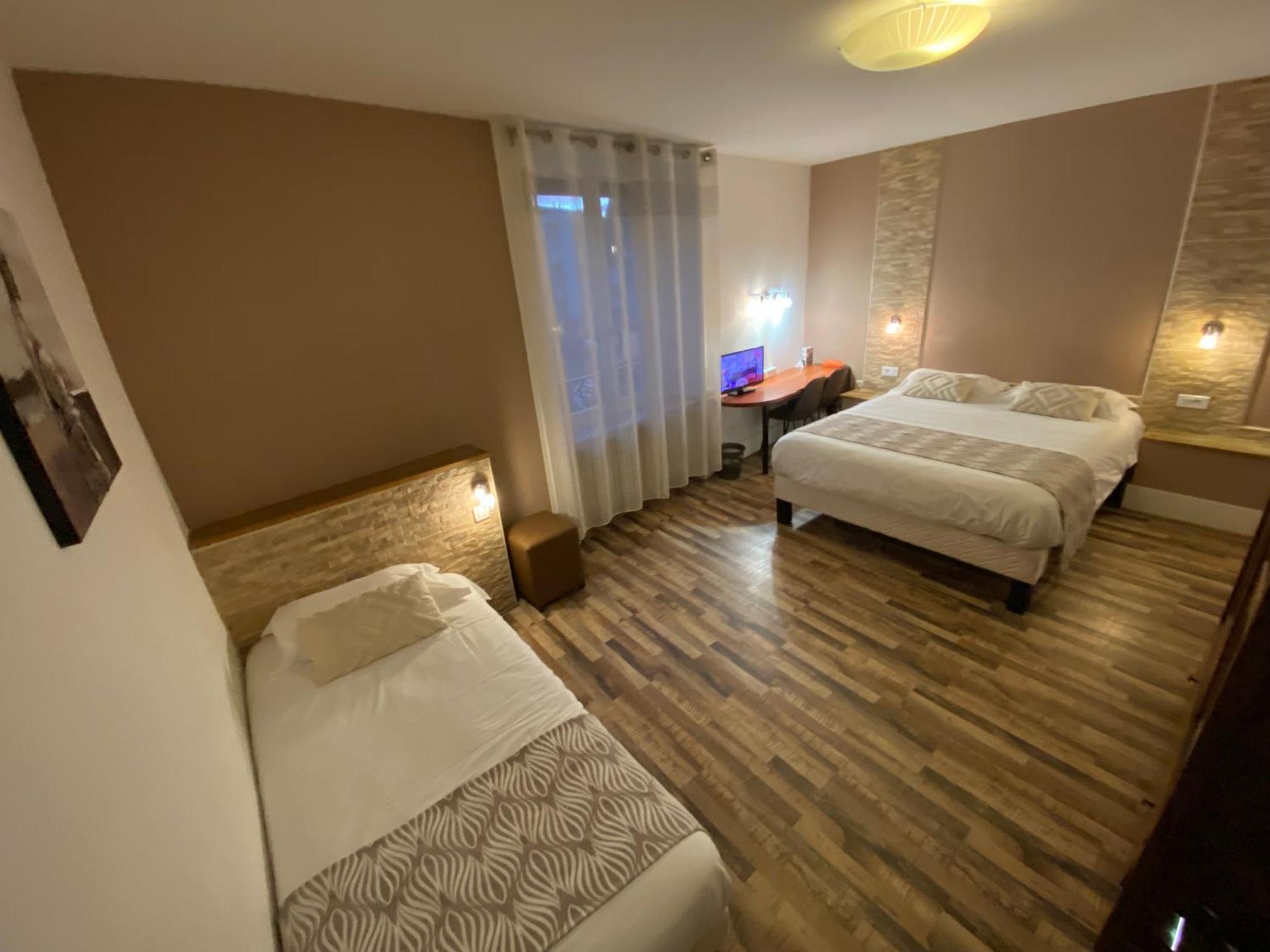 Nouvel Hotel Lons-le-Saunier Exteriör bild